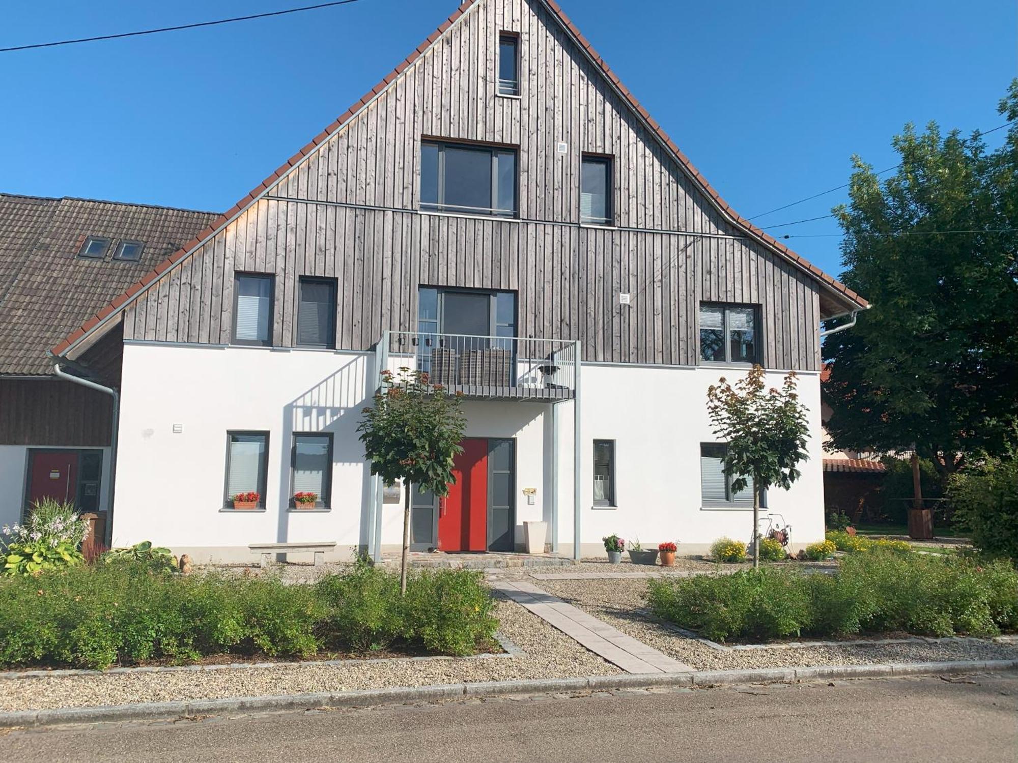 Fe Wo Brunnen - 120 Qm - Ruhige Lage - Viel Natur- Komfortabel - Grosser Balkon Und Garten Memmingen Kültér fotó