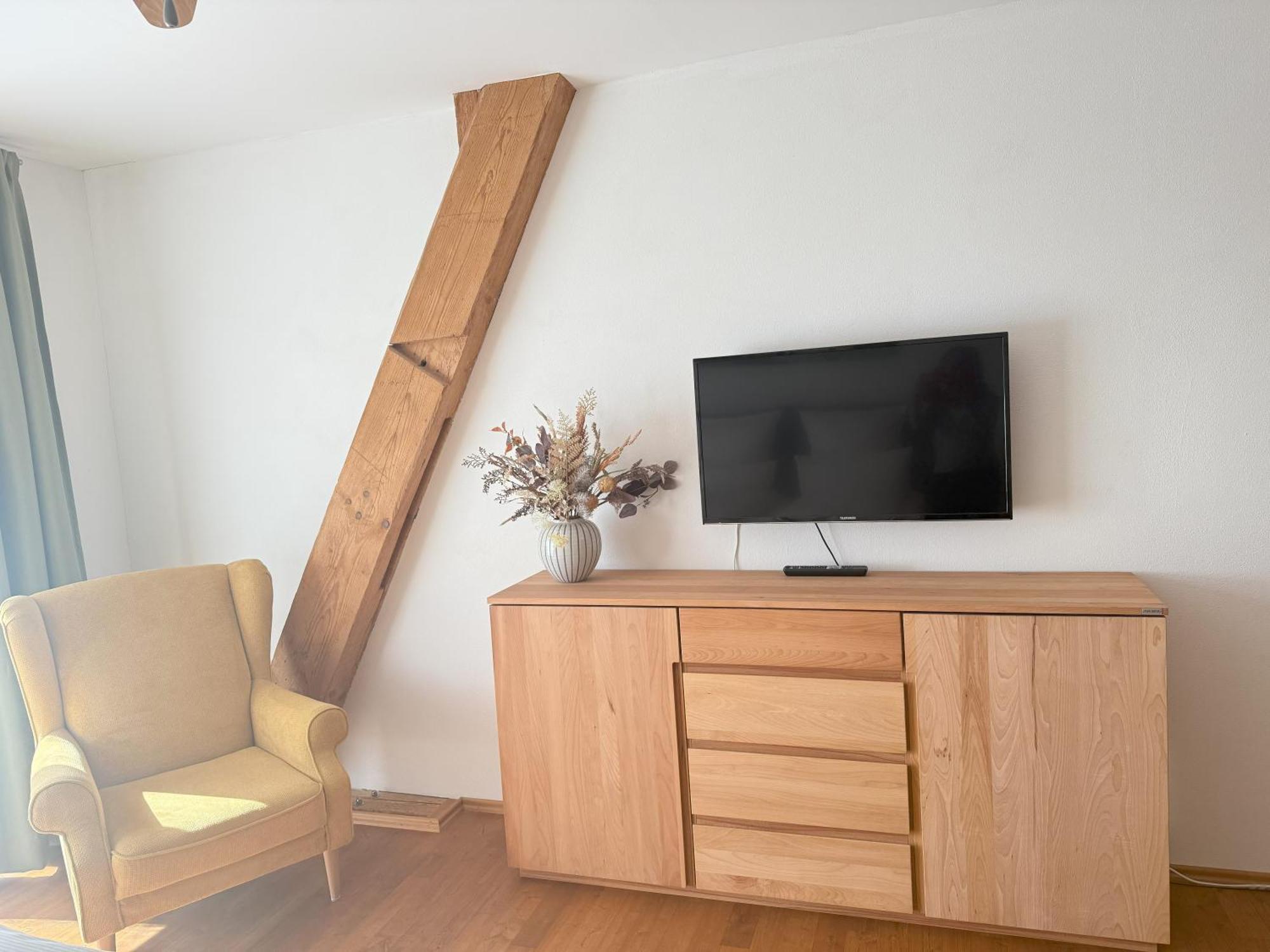 Fe Wo Brunnen - 120 Qm - Ruhige Lage - Viel Natur- Komfortabel - Grosser Balkon Und Garten Memmingen Kültér fotó