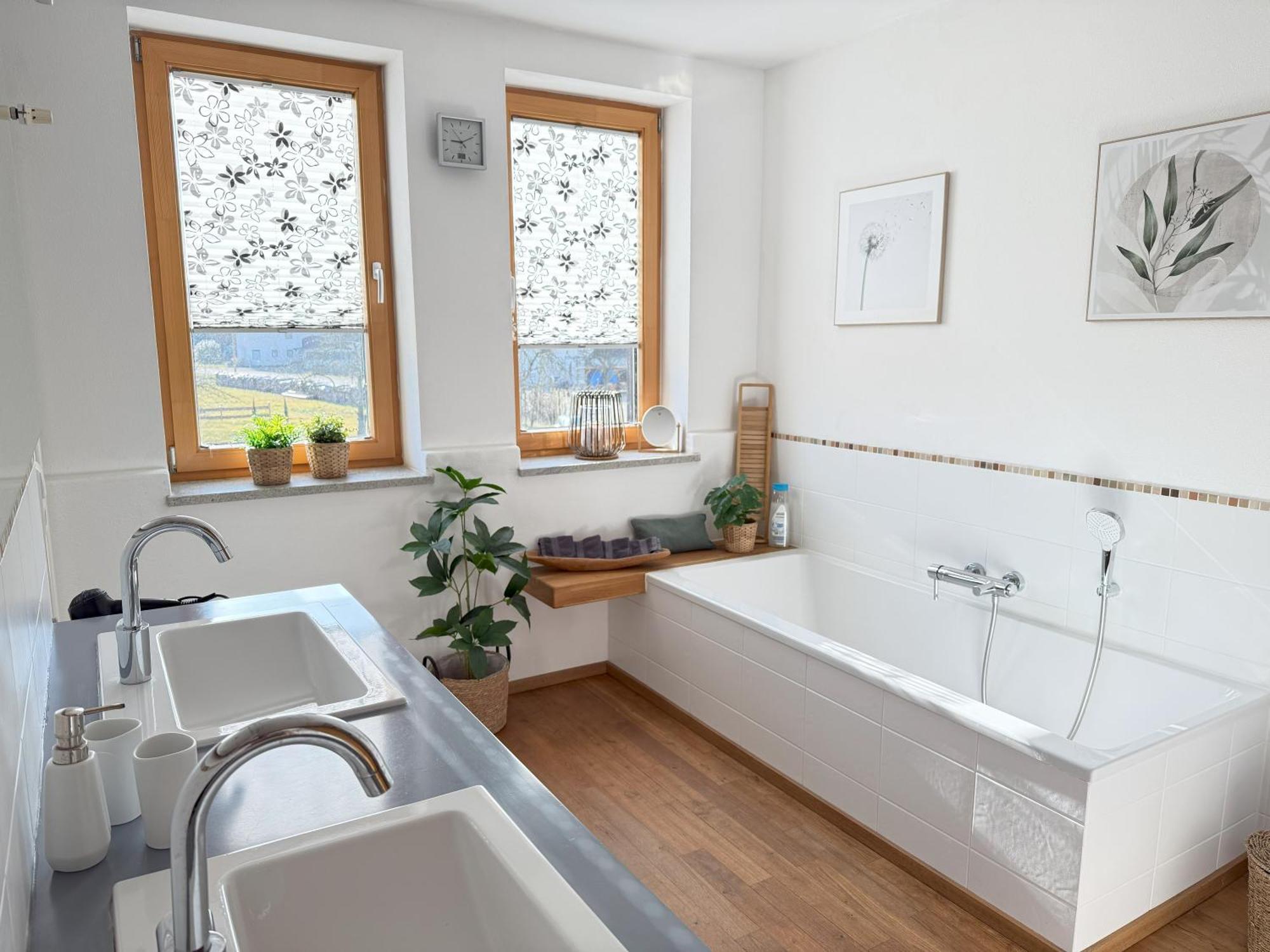 Fe Wo Brunnen - 120 Qm - Ruhige Lage - Viel Natur- Komfortabel - Grosser Balkon Und Garten Memmingen Kültér fotó